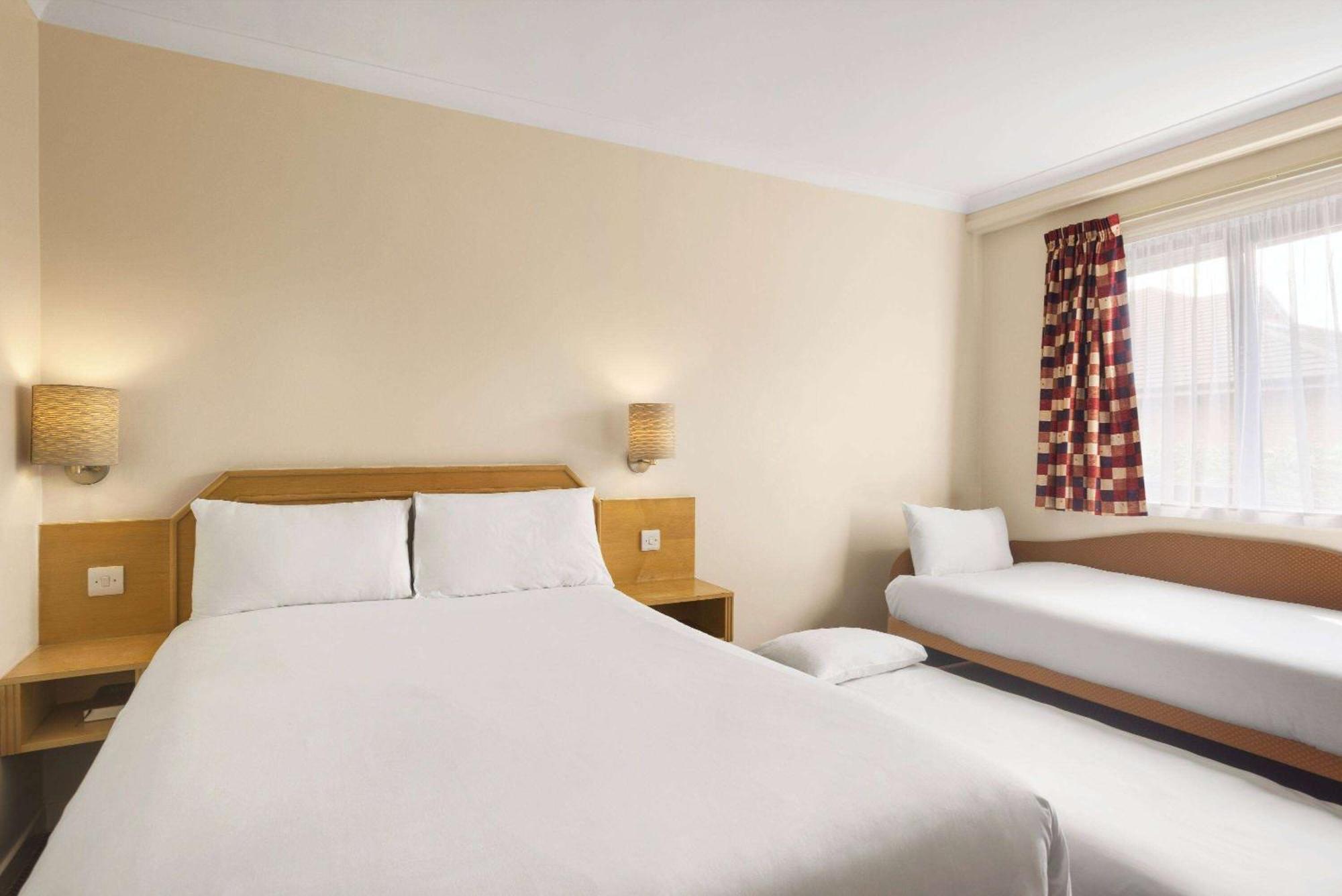 Days Inn Hamilton Luaran gambar